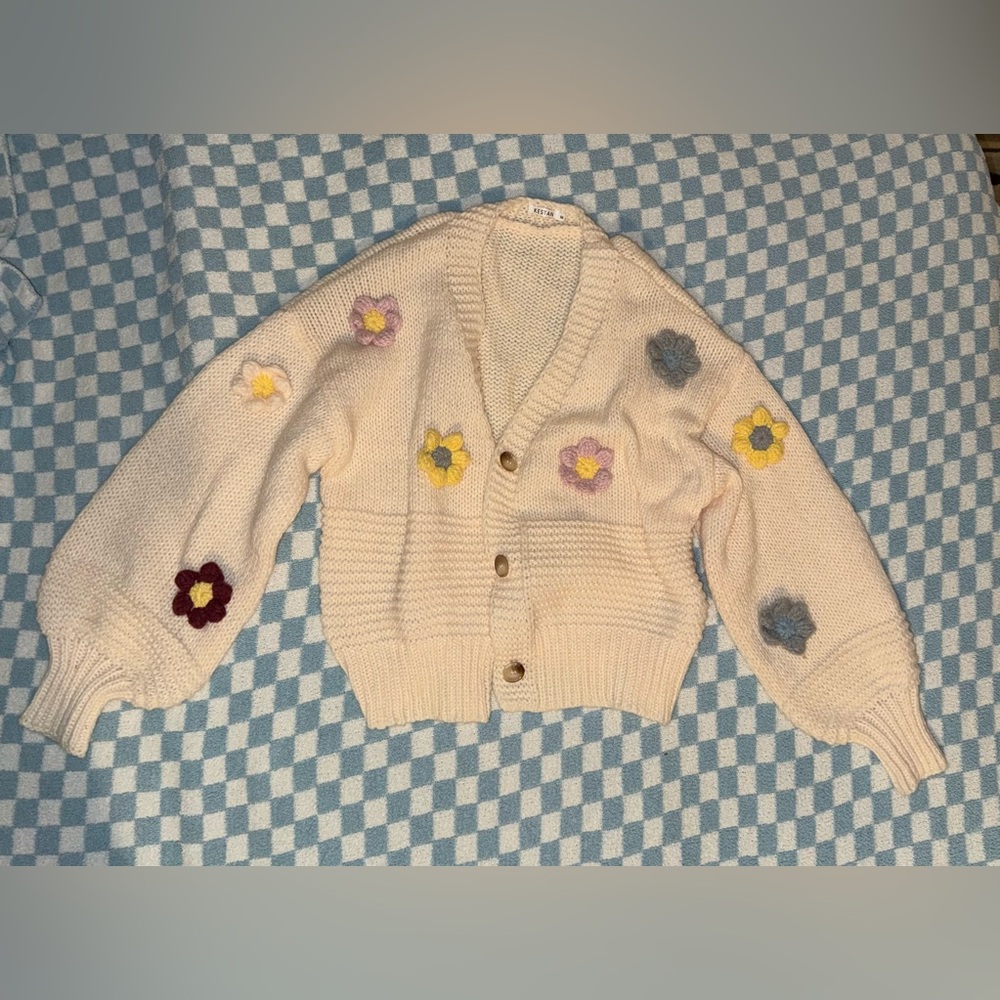 Chunky cream balloon sleeve knit cardigan with 3D knit flowers